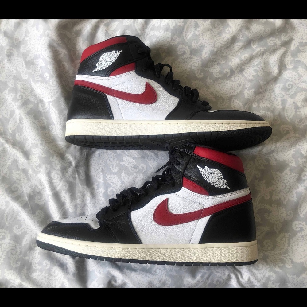 Air Jordan 1 gym red